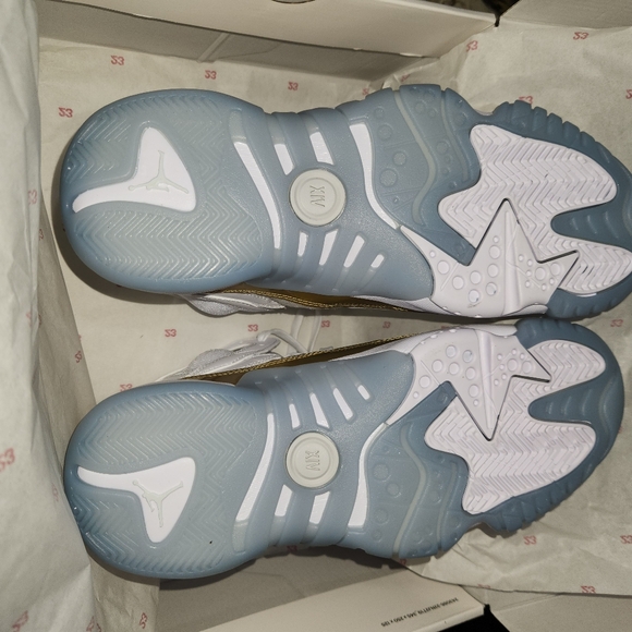 Jordan Women's Jumpman Two Trey Shoes - Picture 7 of 10